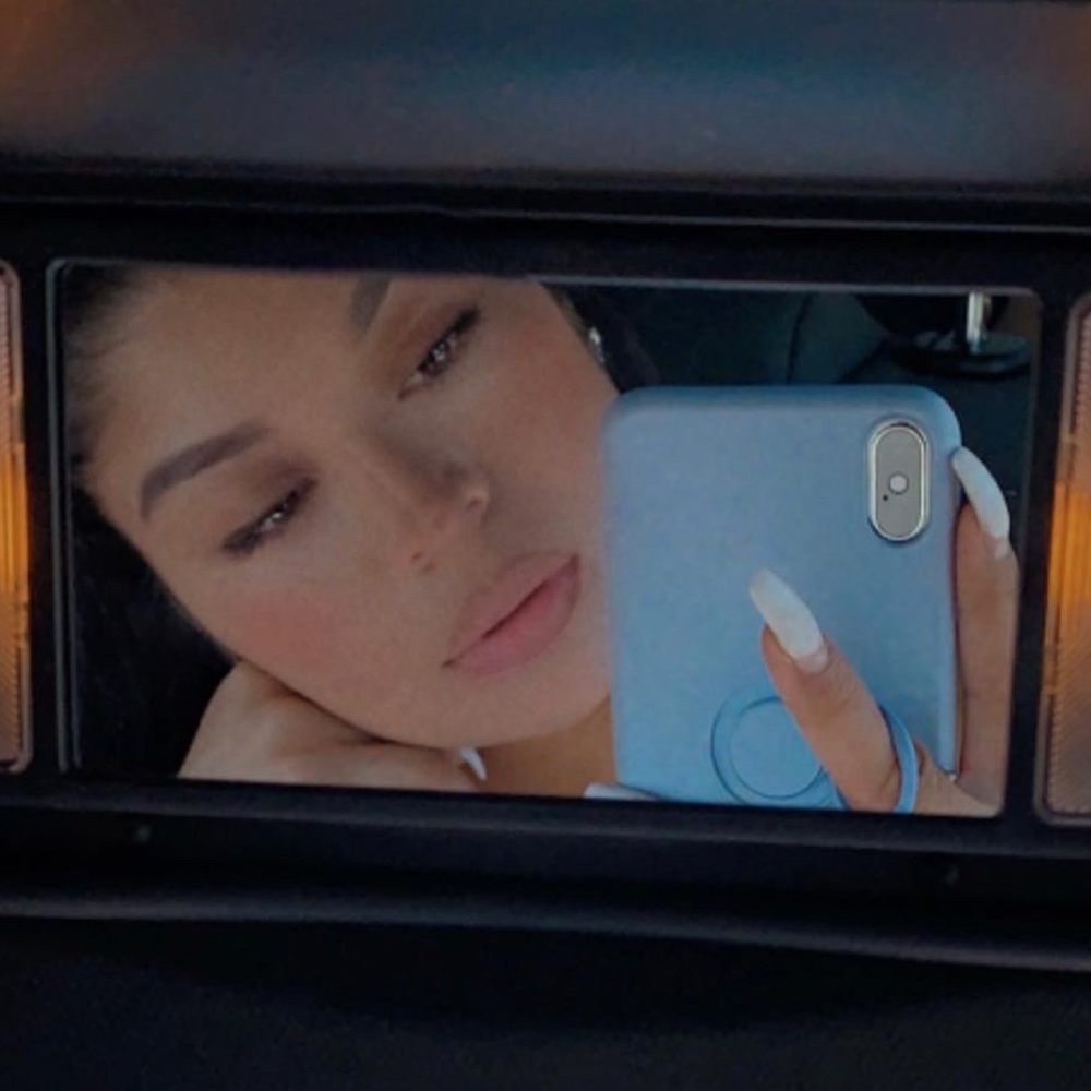 Meet your Posher, Alejandra